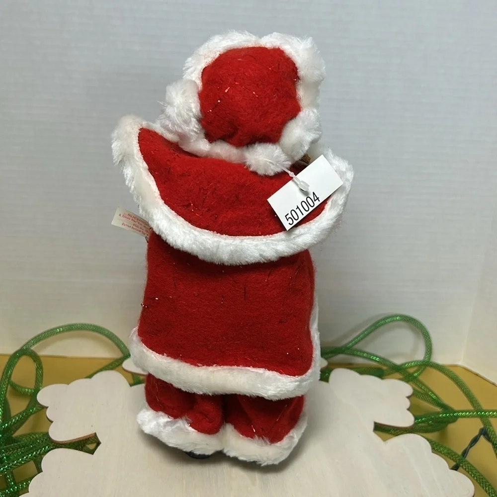 Annalee Santa and Mrs Claus 2004